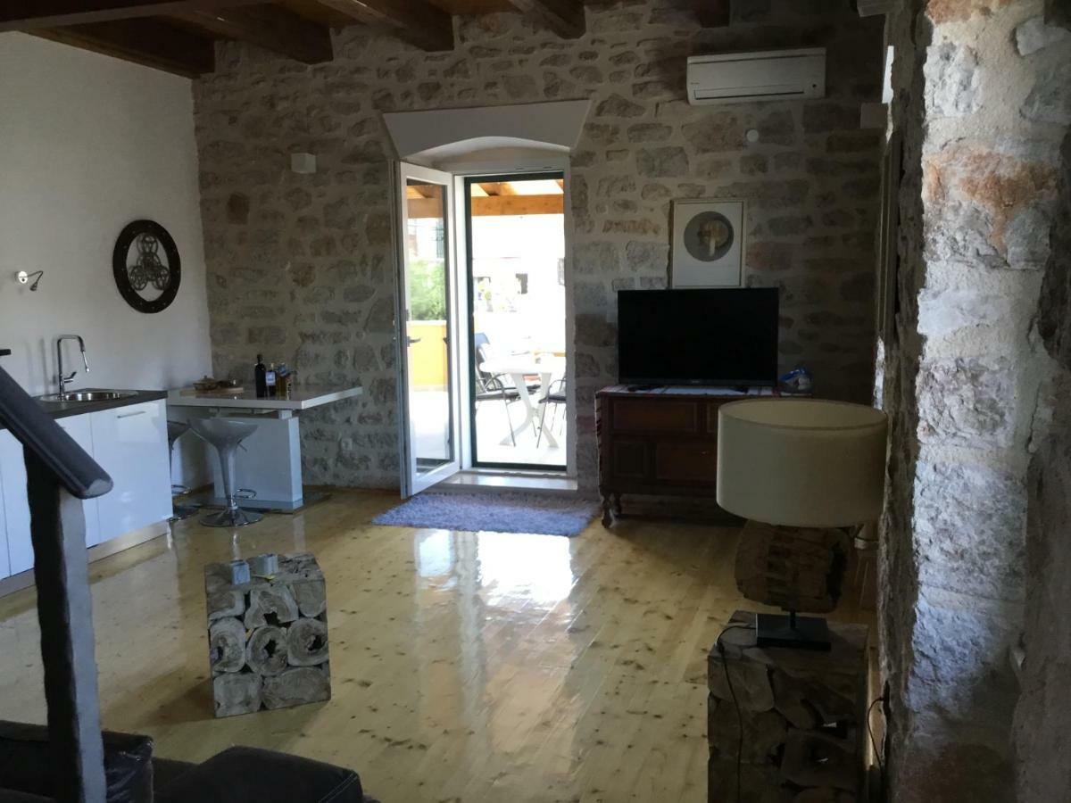 Stein Haus Villa Pirovac Eksteriør billede