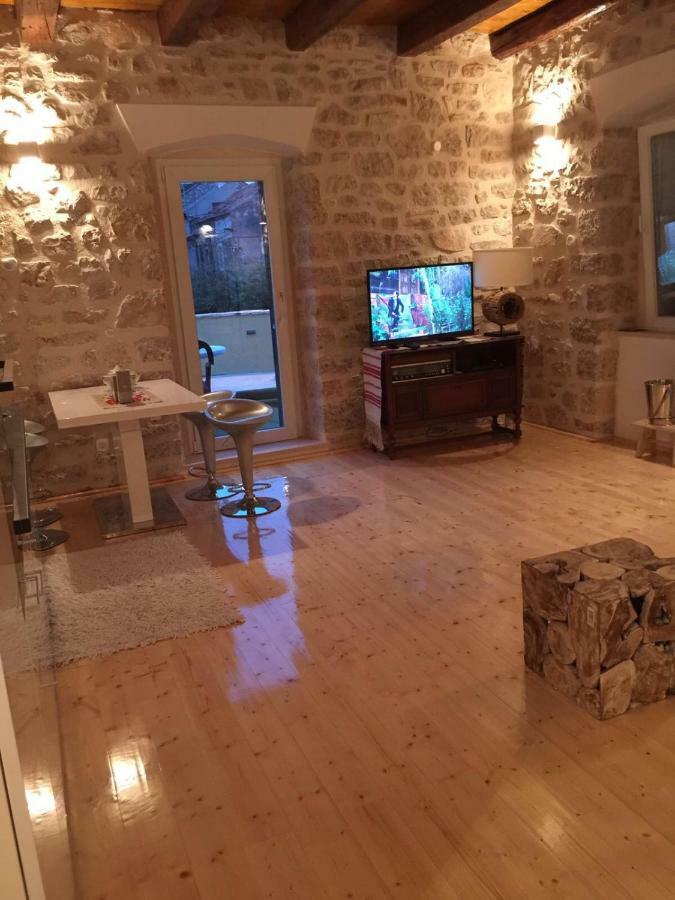 Stein Haus Villa Pirovac Eksteriør billede